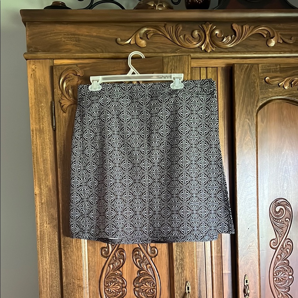 Black and White Patterned Rip Skirt, Size Large
